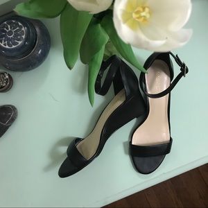 Nine West Black Wedge Sandals Size 9